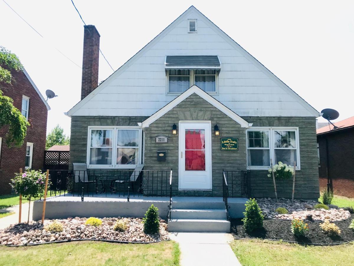 The Little Italy Of Niagara Falls Bed & Breakfast Exterior photo